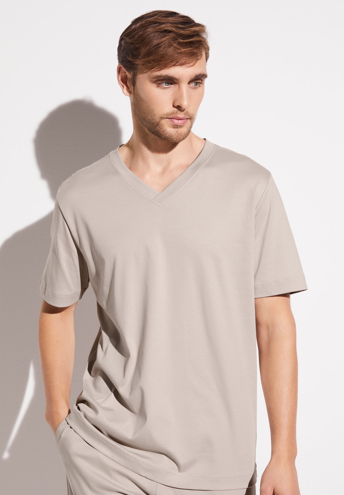 Supreme Green Cotton | T-Shirt kurzarm V-Ausschnitt - sand dust