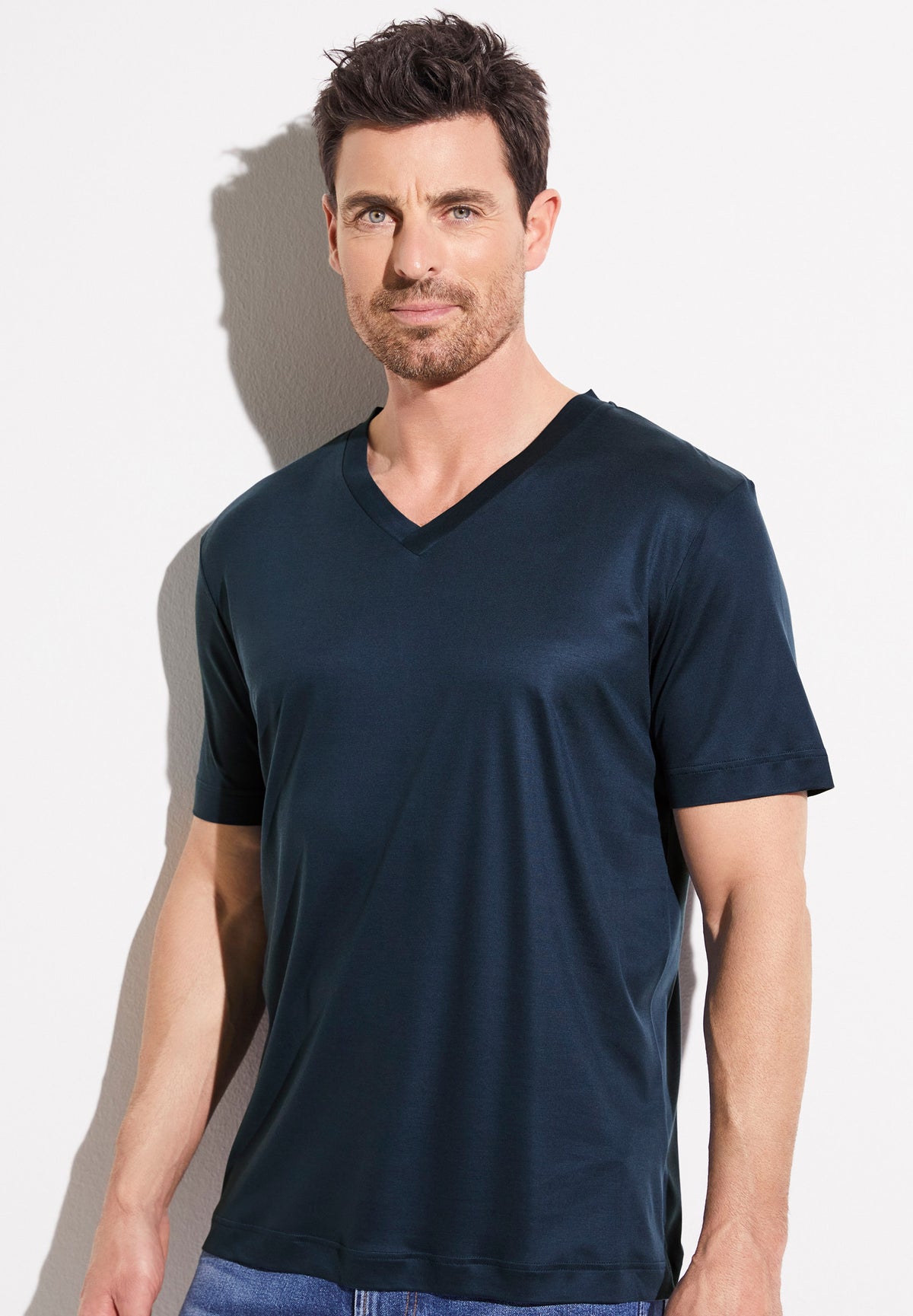 Sustainable Luxury | T-Shirt Short Sleeve V-Neck - dark blue